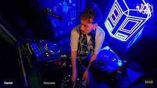 Resonate w/ Daniel || 15.10.25